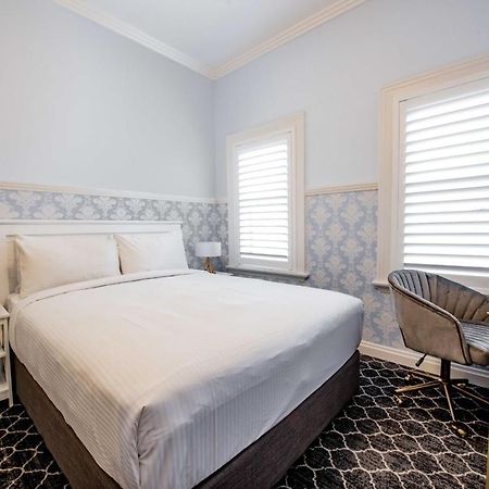Bankstown Hotel Luaran gambar